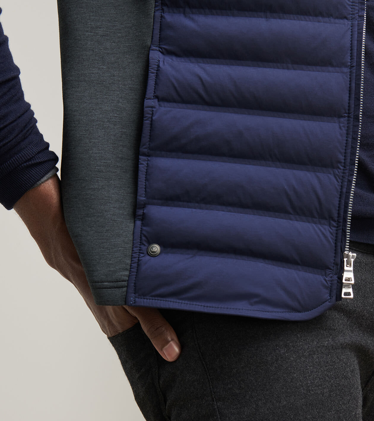 VOLUME NECK DOWN VEST ネイビー M VOLUME NECK DOWN VEST ネイビー M Navy Down Vest in Technical