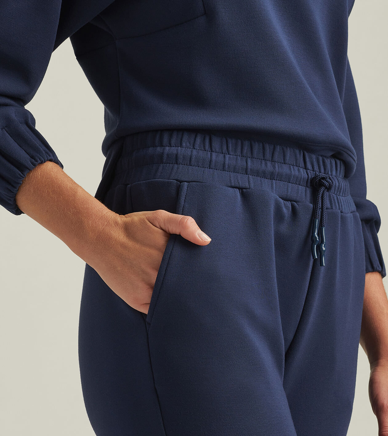 【HI FI FNK】Cozy Polyester Half Pants HI FI FNK】Cozy Polyester Half Pants COZY KNIT UNISEX PANT